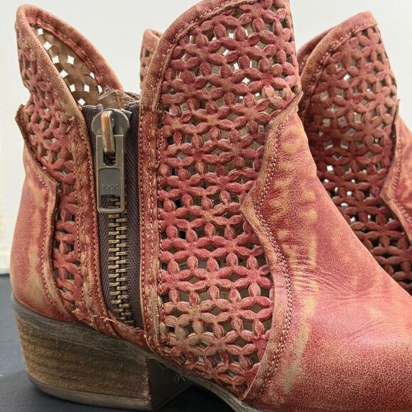 Circle G Corral Western Leather Bootie 8 Distressed Cut Out Cowgirl Ankle Boots - Picture 2 of 7